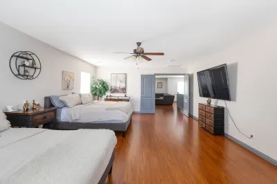 3000Sqft House 8Beds/3Bath Pool/Jacuzzi/Bbqj Hotels near Rampart Commons