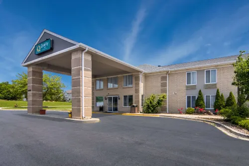 Quality Inn Aurora - Naperville Area Hotels in Aurora