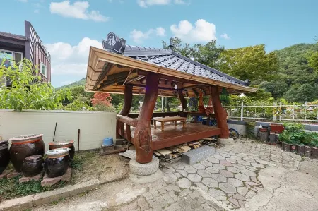 Boeun Songnisan Dongsan Pension Отели в г. Поын