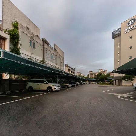 Brown-Dot Hotel Dongchon Amusement Park