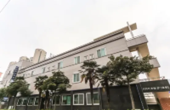 Geojedo Jangseungpo Hotel Carara Hotels near Koje College