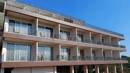 The Cliff Edge Coorg Отели в г. Мекери