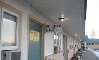 Parkway Motel & European Lodges