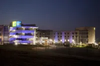 Holiday Inn Express Sandton - Woodmead Hotel dekat Dainfern