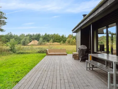 "Shayene" - 2.5km from the Sea