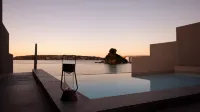 Feliz Villa Suite Kourijima View - Pools