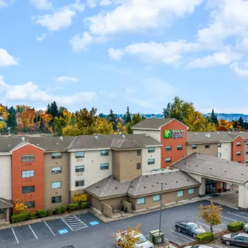 Holiday Inn Express PORTLAND SE - CLACKAMAS AREA by IHG