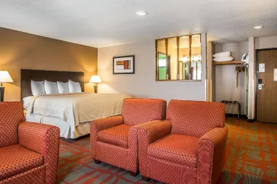 Quality Inn & Suites Hotels in West Bend