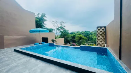 Villa Chellyn by Thevillaku