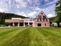 Cihelny Golf & Wellness Resort Các khách sạn gần Hot Spring Colonnade
