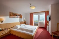 Alpenhotel Edelweiss Hotels in Maurach