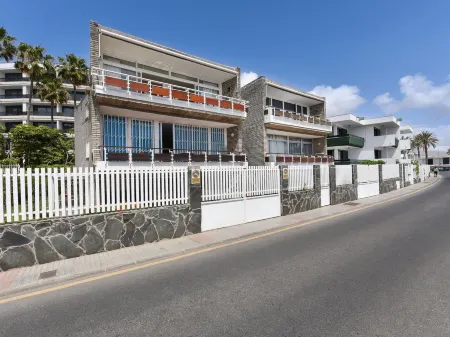 Charca cm18 Отели рядом с достопримечательностью «Маяк Маспаломас»