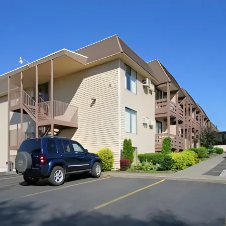 Days Inn & Suites by Wyndham Spokane