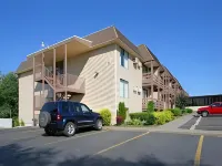 Days Inn & Suites by Wyndham Spokane Các khách sạn gần Spokane Felts Field