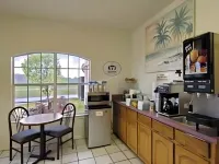 Super 8 by Wyndham Greenville