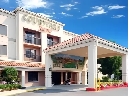 Courtyard Livermore Отели рядом с достопримечательностью «Дарси Кент Вайнярдс»