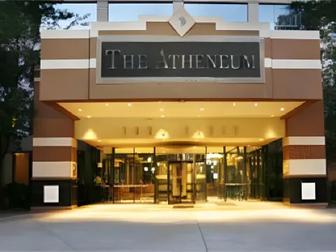 Atheneum Suite Hotel Hotels near General Motors Renaissance Center