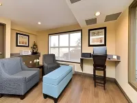 Super 8 by Wyndham Calgary/Airport Hotels in Chestermere