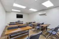 Comfort Inn & Suites Sea-Tac Airport Hotels in SeaTac