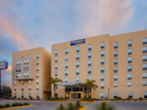 シティエクスプレス バイ マリオット セラヤ ガレリアス セラヤのホテル