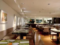 Dazzler by Wyndham Buenos Aires San Martín Hotels near Edificio Kavanagh