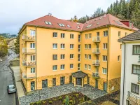 Large Mandala +Sauna Hotel dekat Klínovec