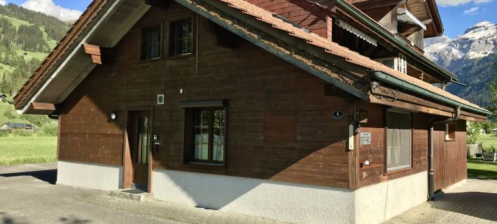 Lischenhaus 2 - Wohnung Flösch Hotels in Lenk