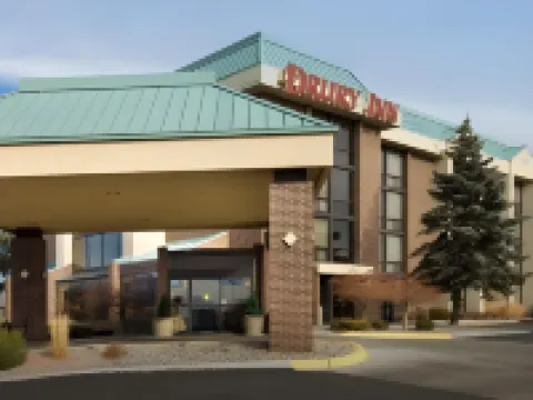La Quinta Inn & Suites by Wyndham Colorado Springs North Hotels near Sunrise United Methodist Church