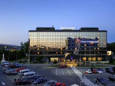 Novotel Moscow Sheremetyevo Airport Hôtels à proximité de : Ezhi Monument