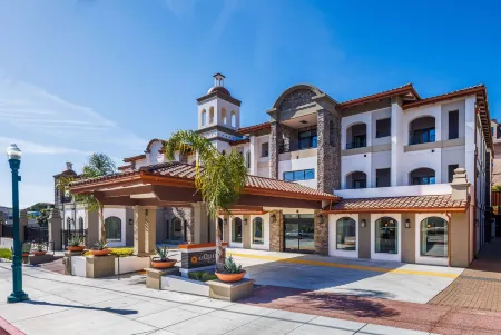 La Quinta Inn & Suites by Wyndham Santa Cruz