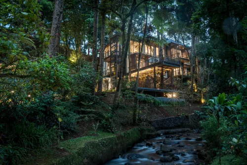 Plataran Puncak Villas - Airport Shuttle
