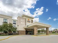 Comfort Suites East Lincoln - Mall Area Hotels near Abel Stadium