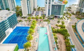 Oceanfront Balcony - Amazing Pools - Gym