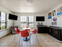Studio 6 Fort Worth, TX -Stockyards East Các khách sạn gần Bộ sưu tập nghệ thuật phương Tây Sid Richardson