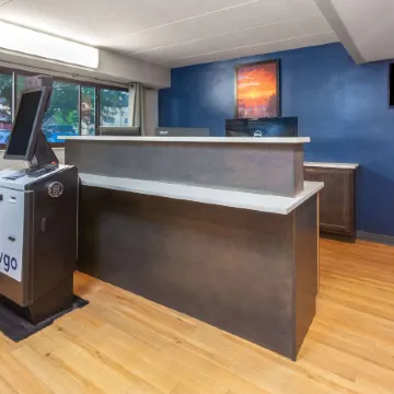 Travelodge by Wyndham Peoria