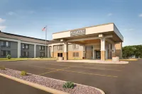 Country Inn & Suites by Radisson, la Crosse, WI Hotels in Onalaska