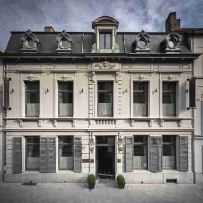 CH Longstay 2 Hotel Exterior