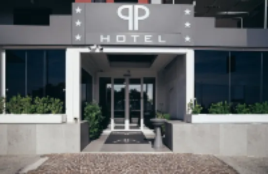 波佐利宮殿酒店 鄰近Royal Garden的酒店