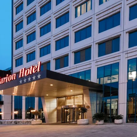 Clarion Hotel Istanbul Mahmutbey Отели рядом с достопримечательностью «Багджылар»