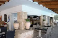 Coliseum Studios & Apartments - 2 ดาว