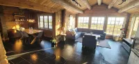 The Whole Beautiful Cabin With Jacuzzi – A Luxurious Getaway in Solberglia Hotel di Trysil