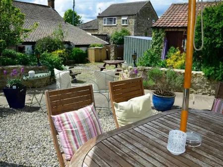 The Castle Arms Inn Отели в г. Снейп вит Торп