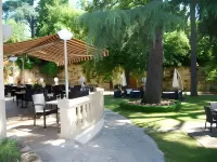 Hôtel Restaurant du Château de la Tour Hotels in Podensac