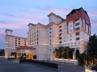 Sheraton Grand Pune Bund Garden Hotel Hotels near E-square