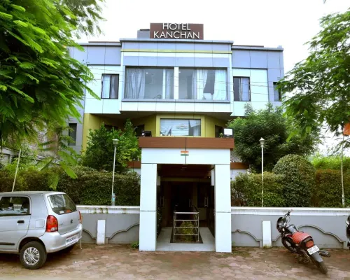 Kanchan Recreation Hotels in Khargone