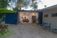 Renovated 2-Bed Cottage - Sleeps 4 - Free Parking - Mountain view
