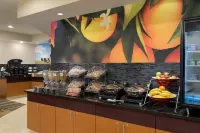 SureStay by Best Western Bismarck - breakfast