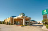 Quality Inn Hotels in Brookhaven