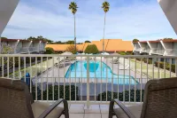 Travelodge by Wyndham Monterey Bay - Pools