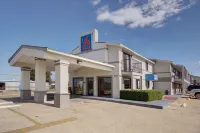 Motel 6 Lancaster, TX - DeSoto - Lancaster فنادق في DeSoto
